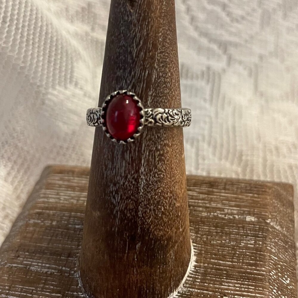 Ruby-Red Cabochon Ring, Silver-Tone Filigree Band — Vintage-Inspired Size 6